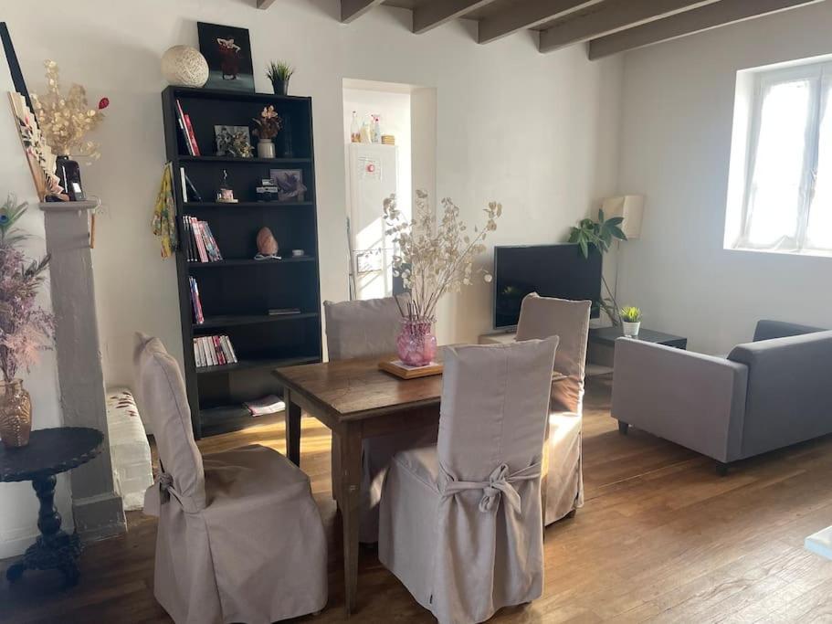 Charmante Maison, Coeur De Bourg Bazouges-la-Perouse Екстер'єр фото