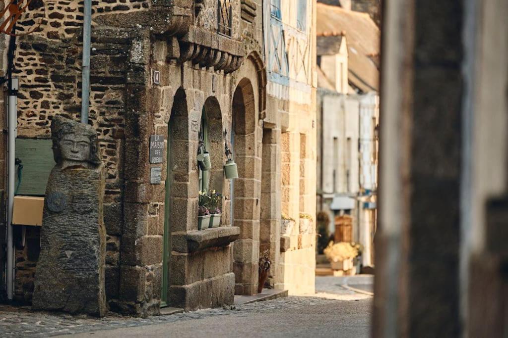 Charmante Maison, Coeur De Bourg Bazouges-la-Perouse Екстер'єр фото